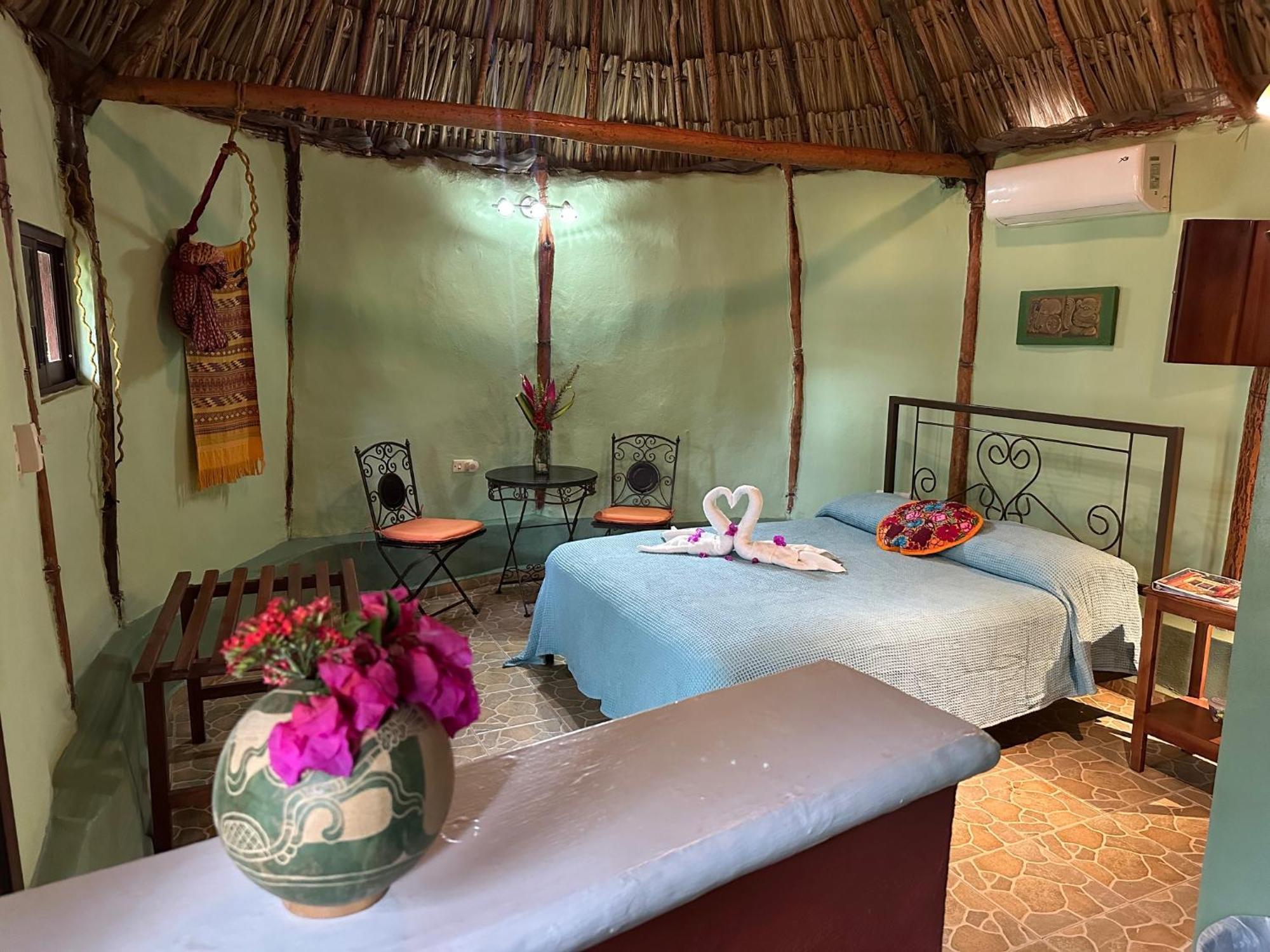 The Pickled Onion B&B And Restaurant Uxmal Santa Elena Luaran gambar